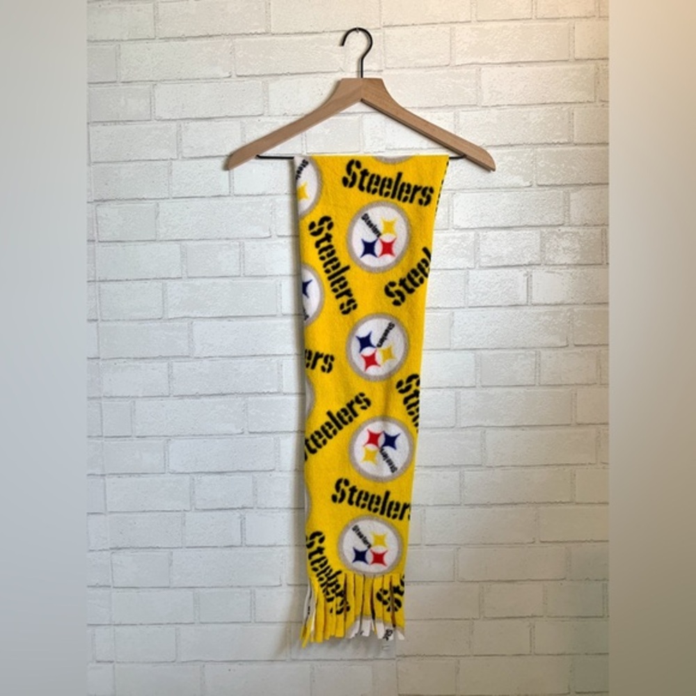 Men’s NFL Pittsburgh Steelers Handmade Fleece Yellow and Black Fringe Hem Scarf